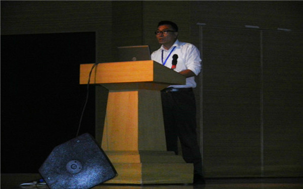 比亚迪公司张子峰总工程师作大会特邀报告